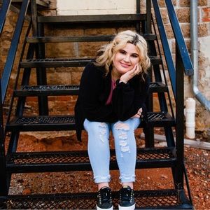 Meet your Posher, Alyssa